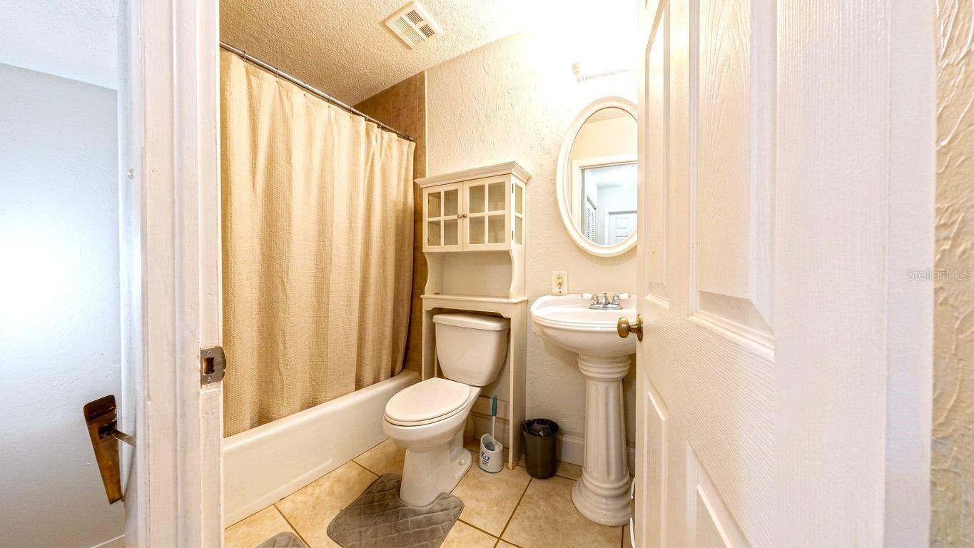 FAIRWAY OAKS - Residential