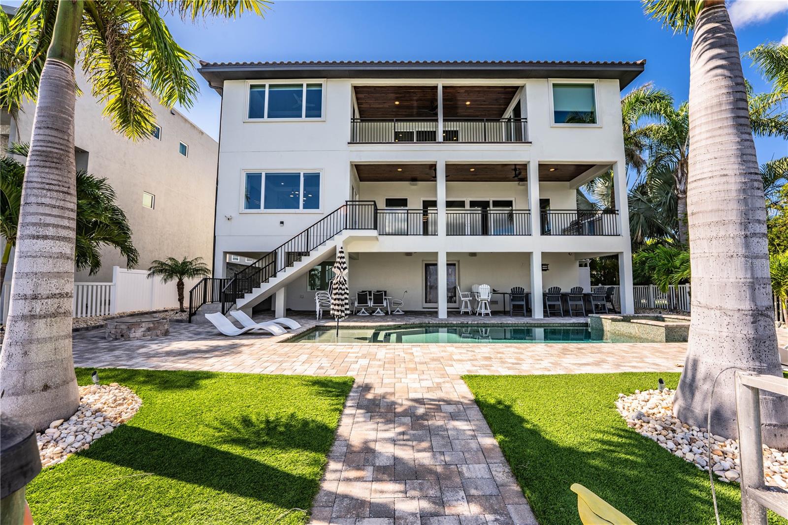 BAHIA SHORES 6TH ADD LOT 9 - Residential