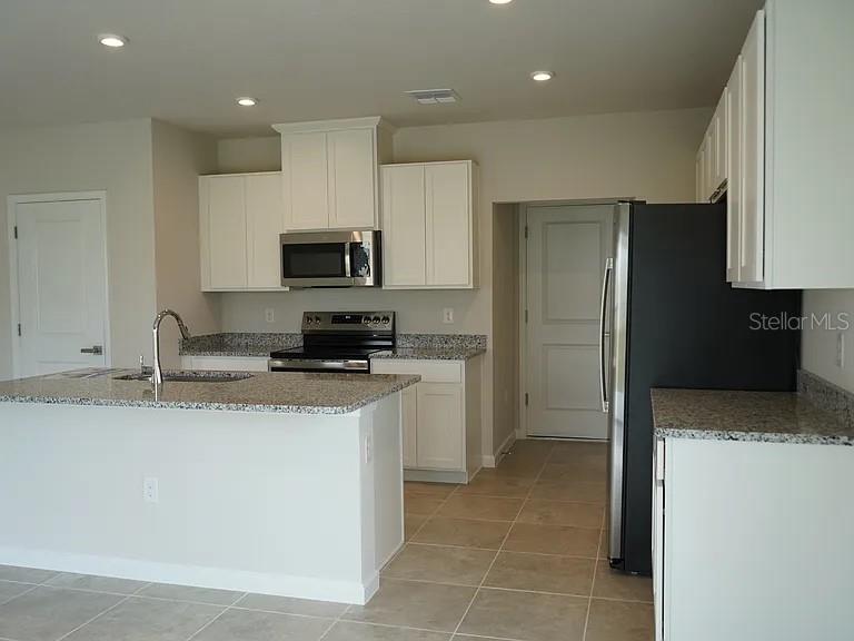 SCENIC TERRACE NORTH - Residential Lease