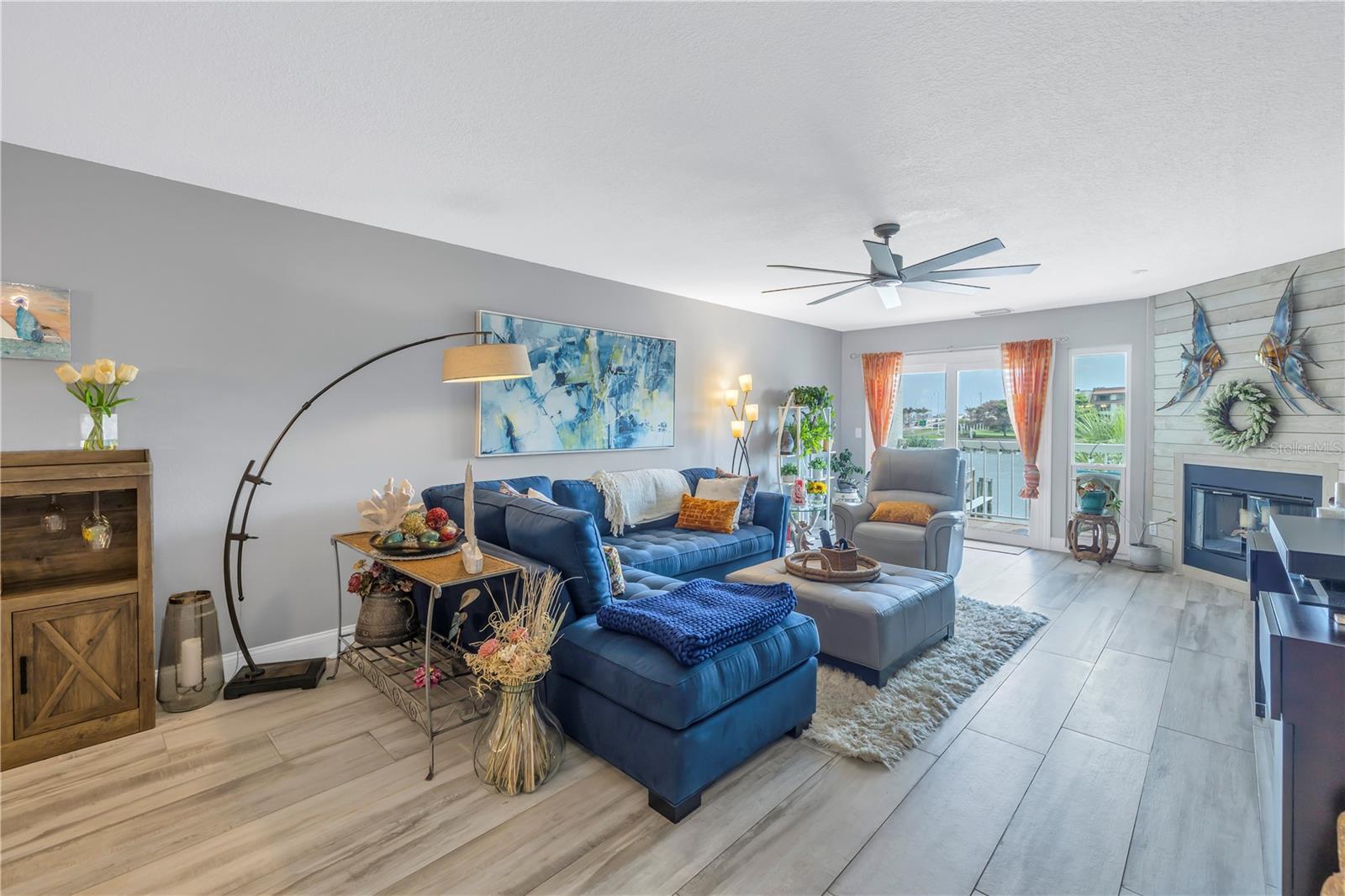 PALMS OF TIERRA - Residential