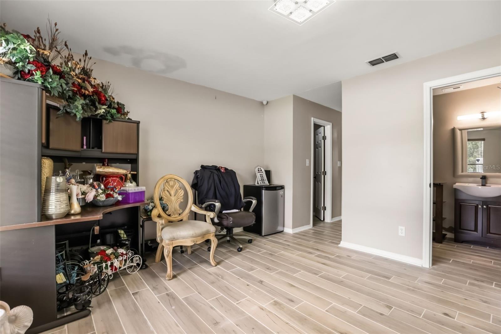 ORANGE CENTER - Commercial Sale