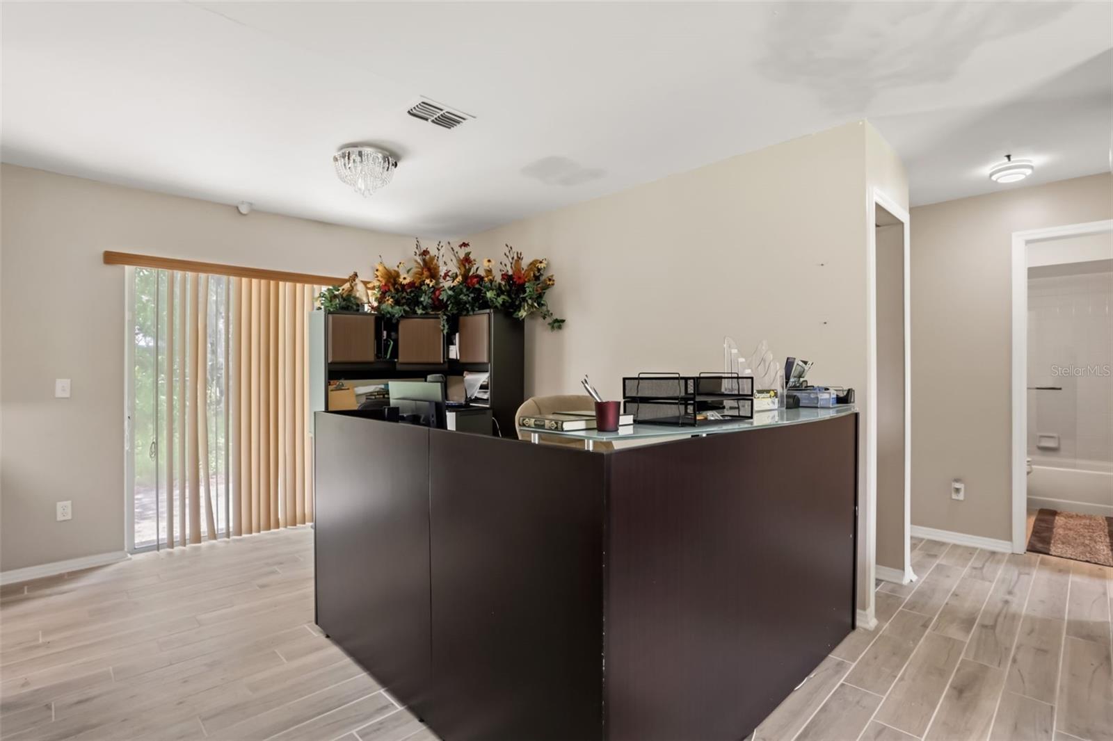 ORANGE CENTER - Commercial Sale