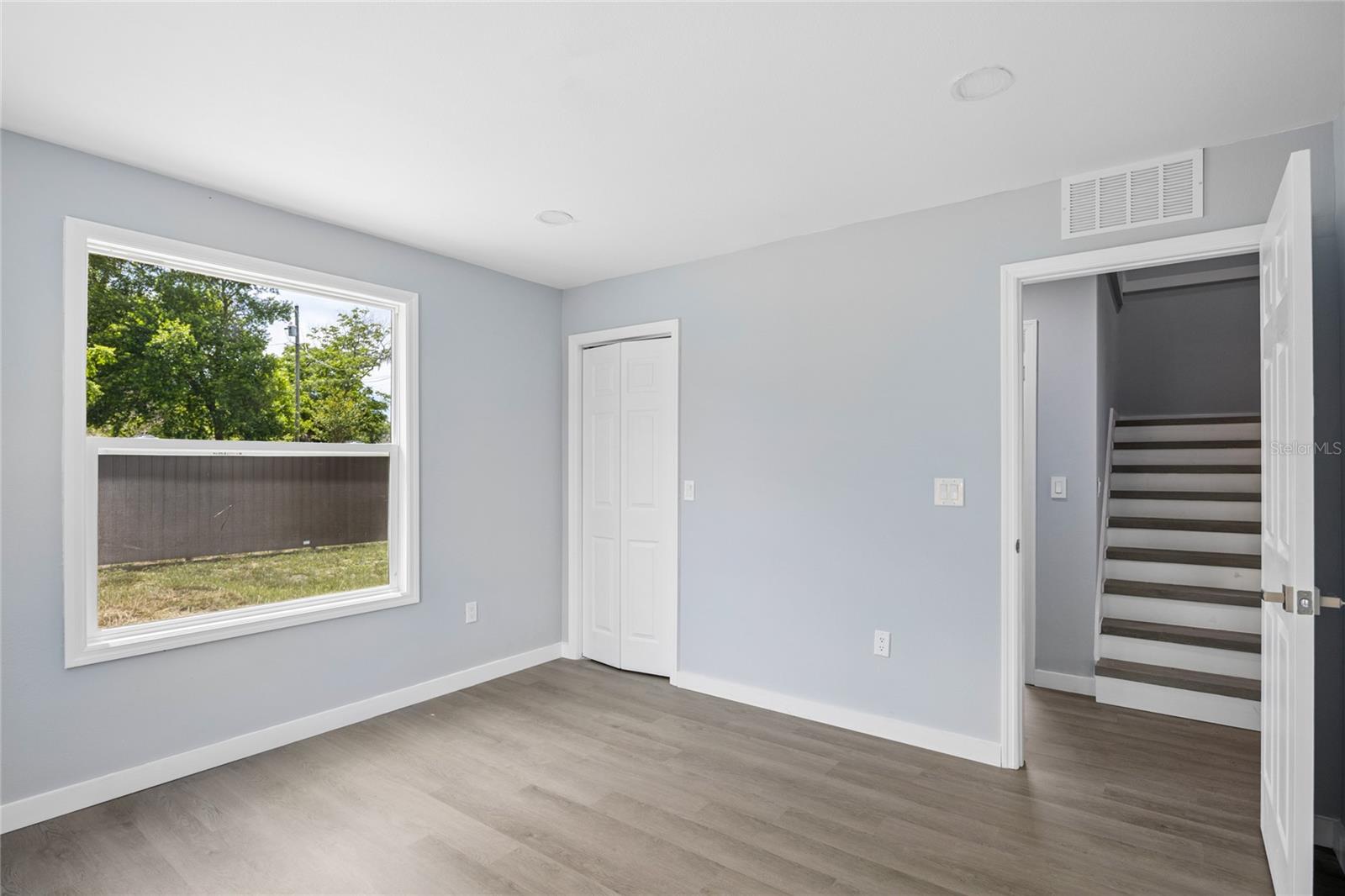 CLERMONT SUNNYSIDE UNIT - Residential