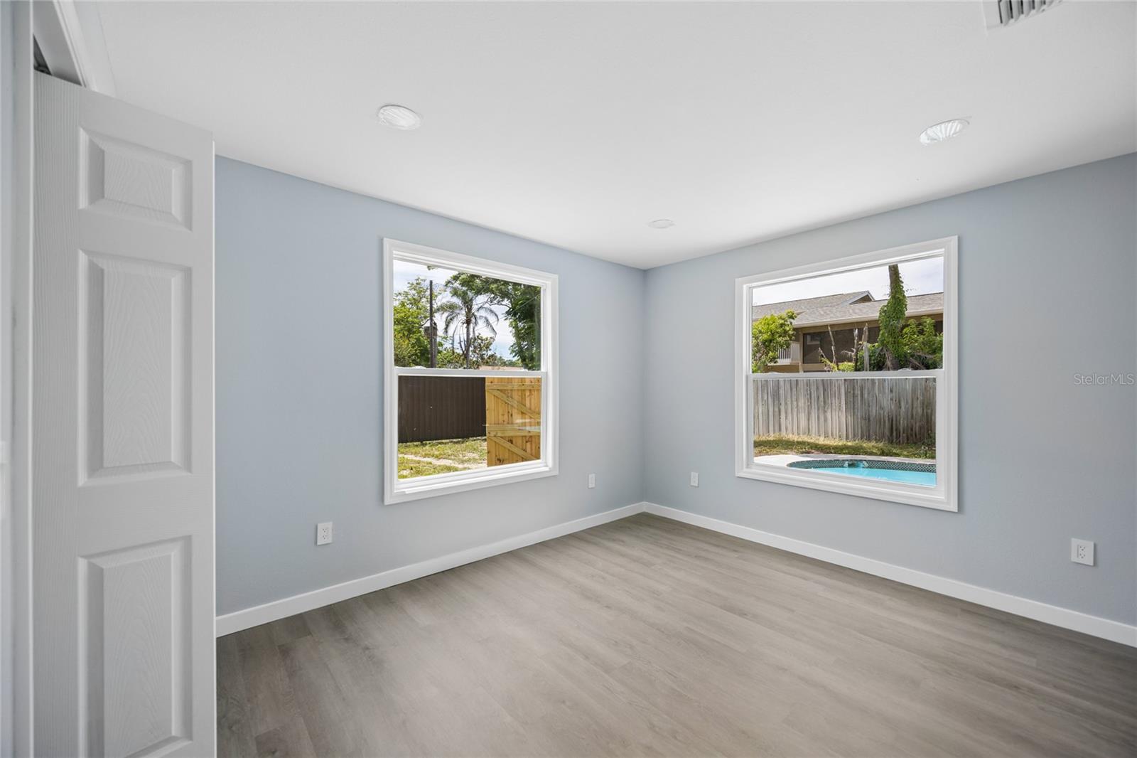 CLERMONT SUNNYSIDE UNIT - Residential