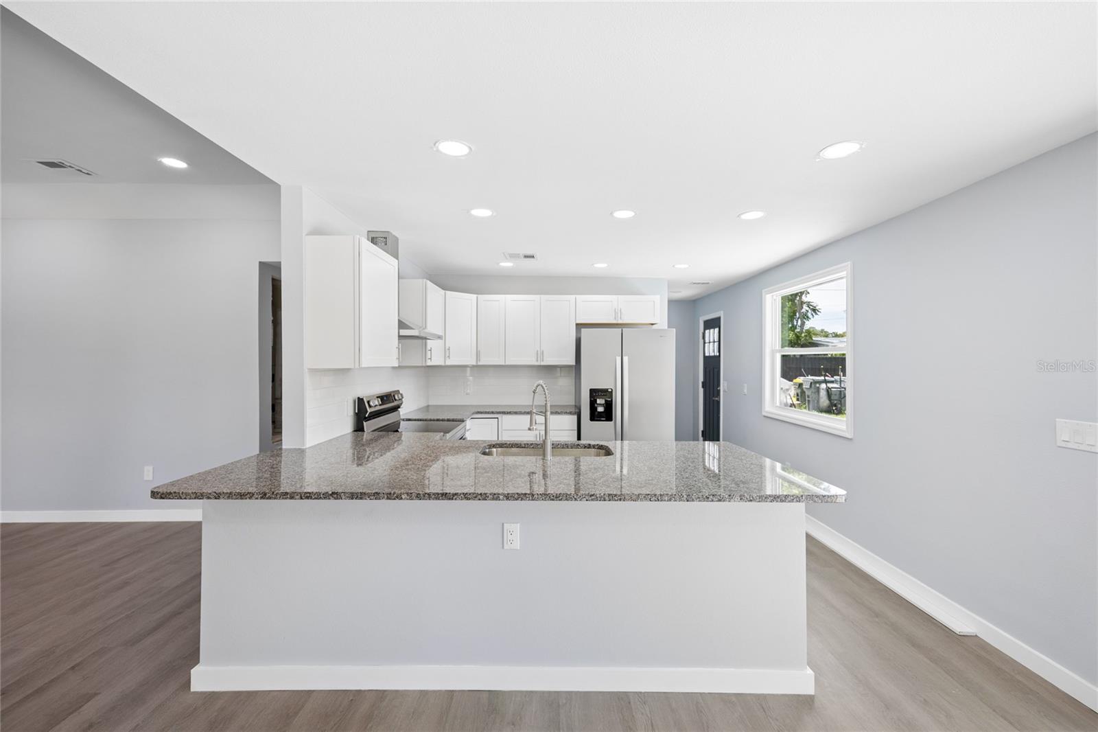 CLERMONT SUNNYSIDE UNIT - Residential