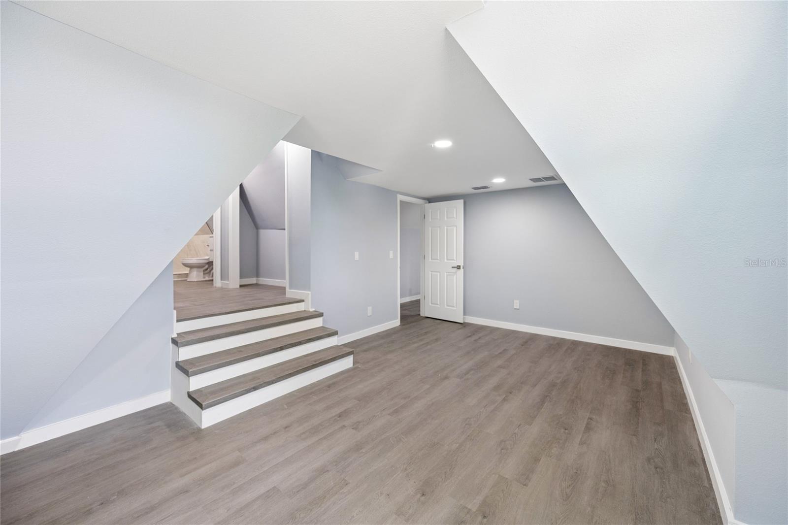 CLERMONT SUNNYSIDE UNIT - Residential