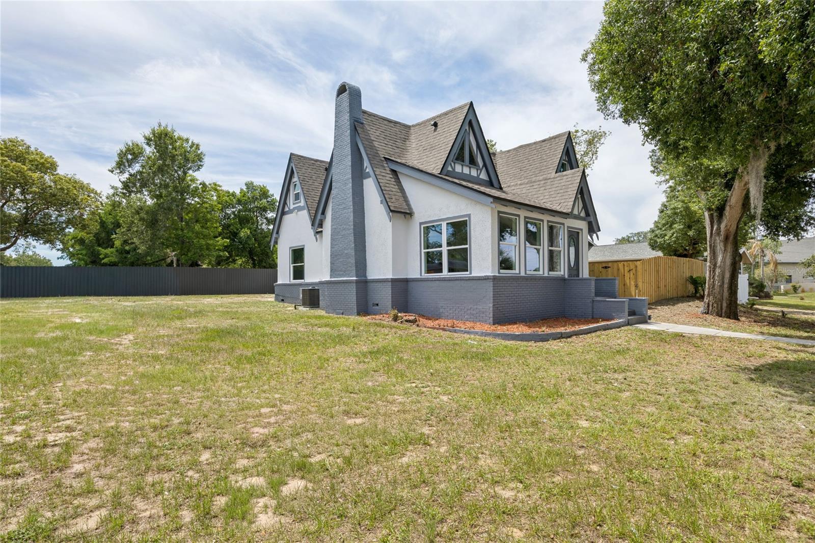 CLERMONT SUNNYSIDE UNIT - Residential