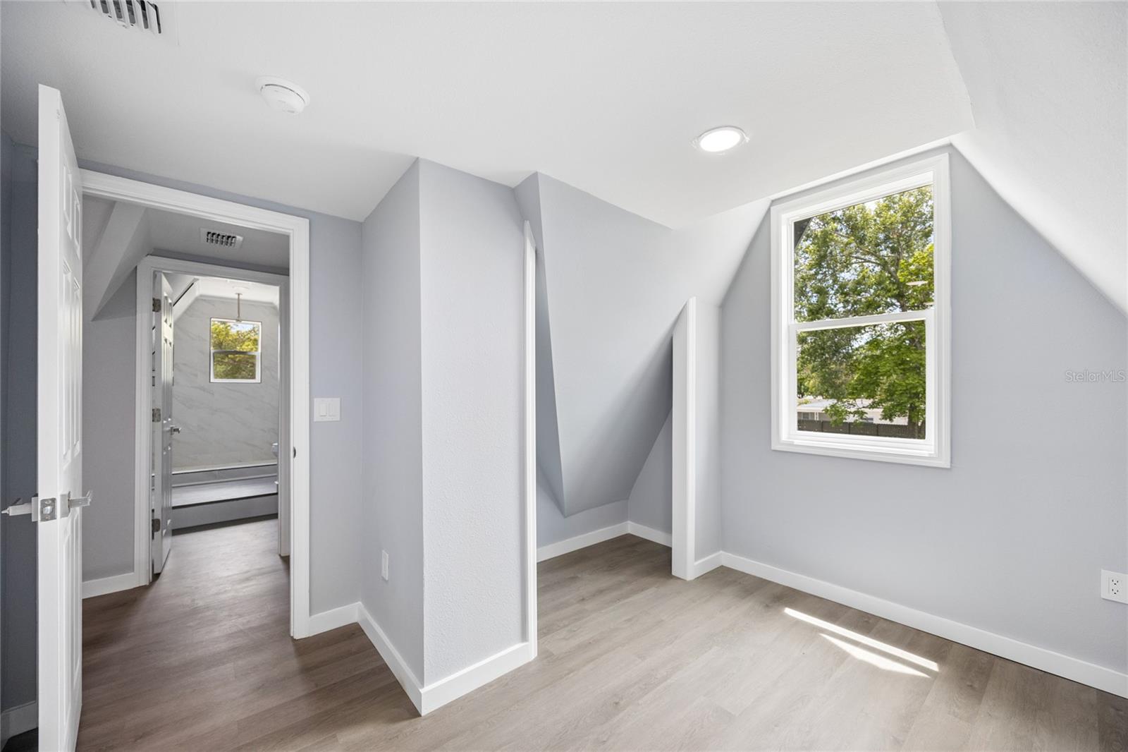 CLERMONT SUNNYSIDE UNIT - Residential