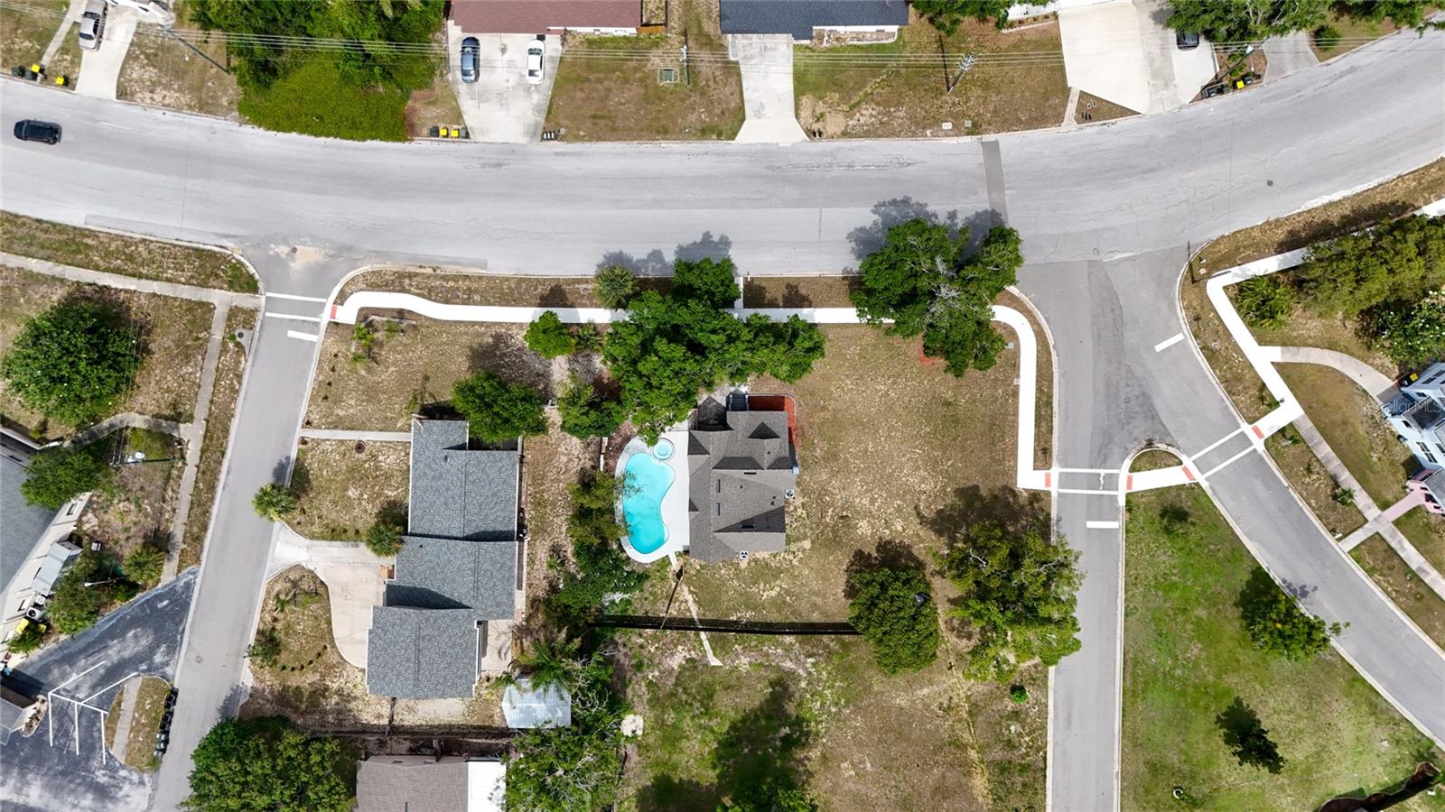CLERMONT SUNNYSIDE UNIT - Residential