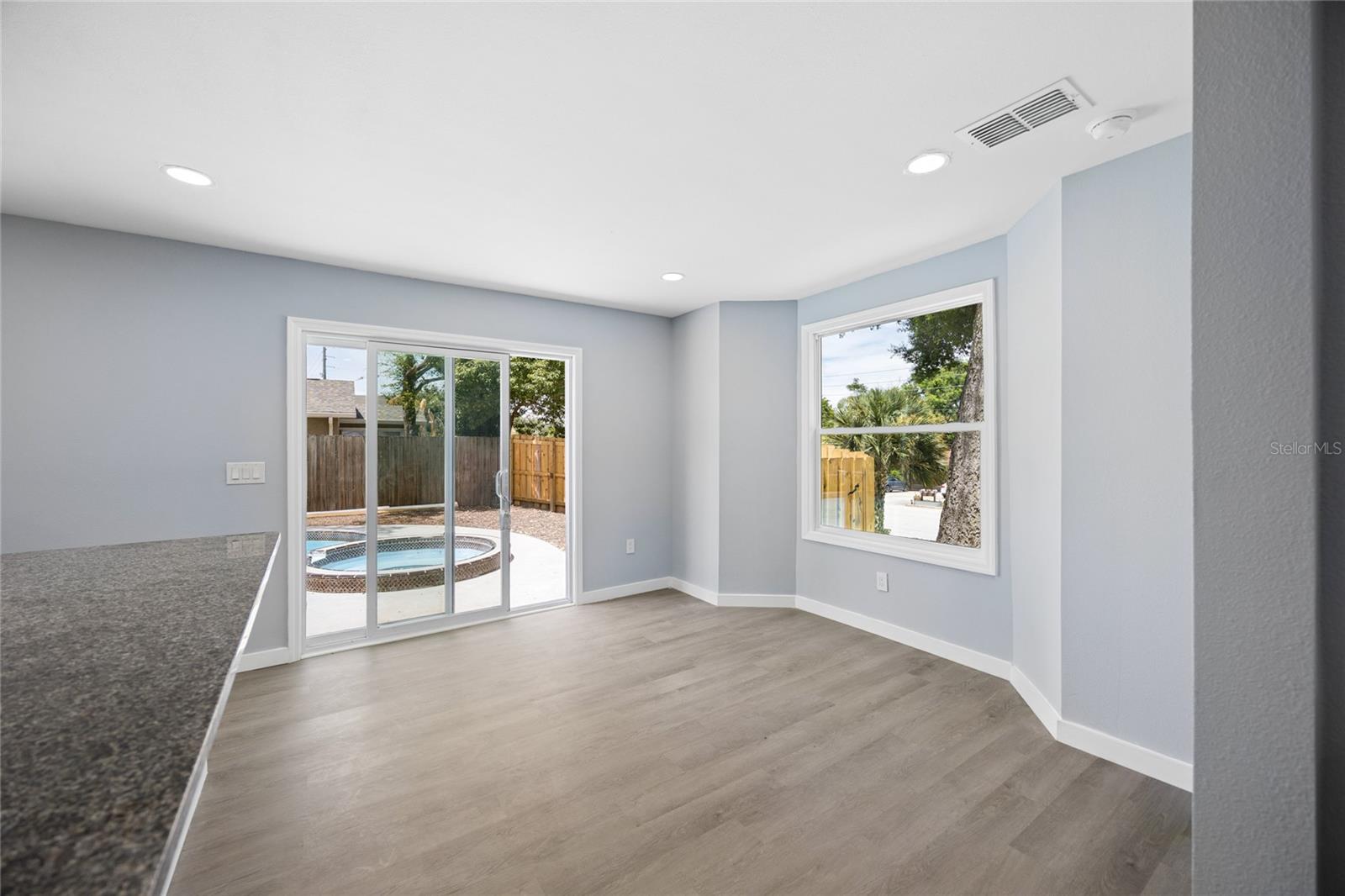CLERMONT SUNNYSIDE UNIT - Residential