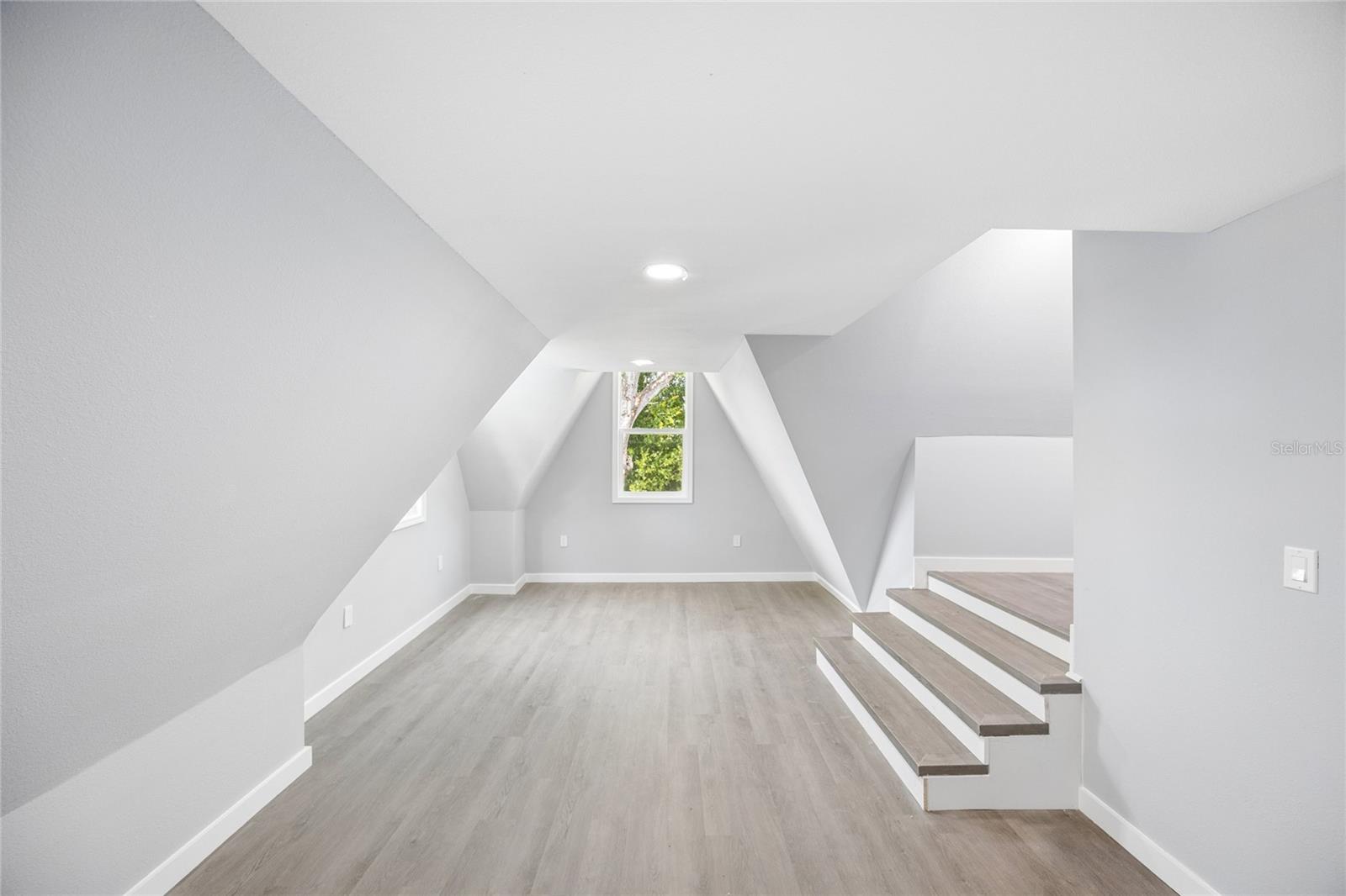 CLERMONT SUNNYSIDE UNIT - Residential