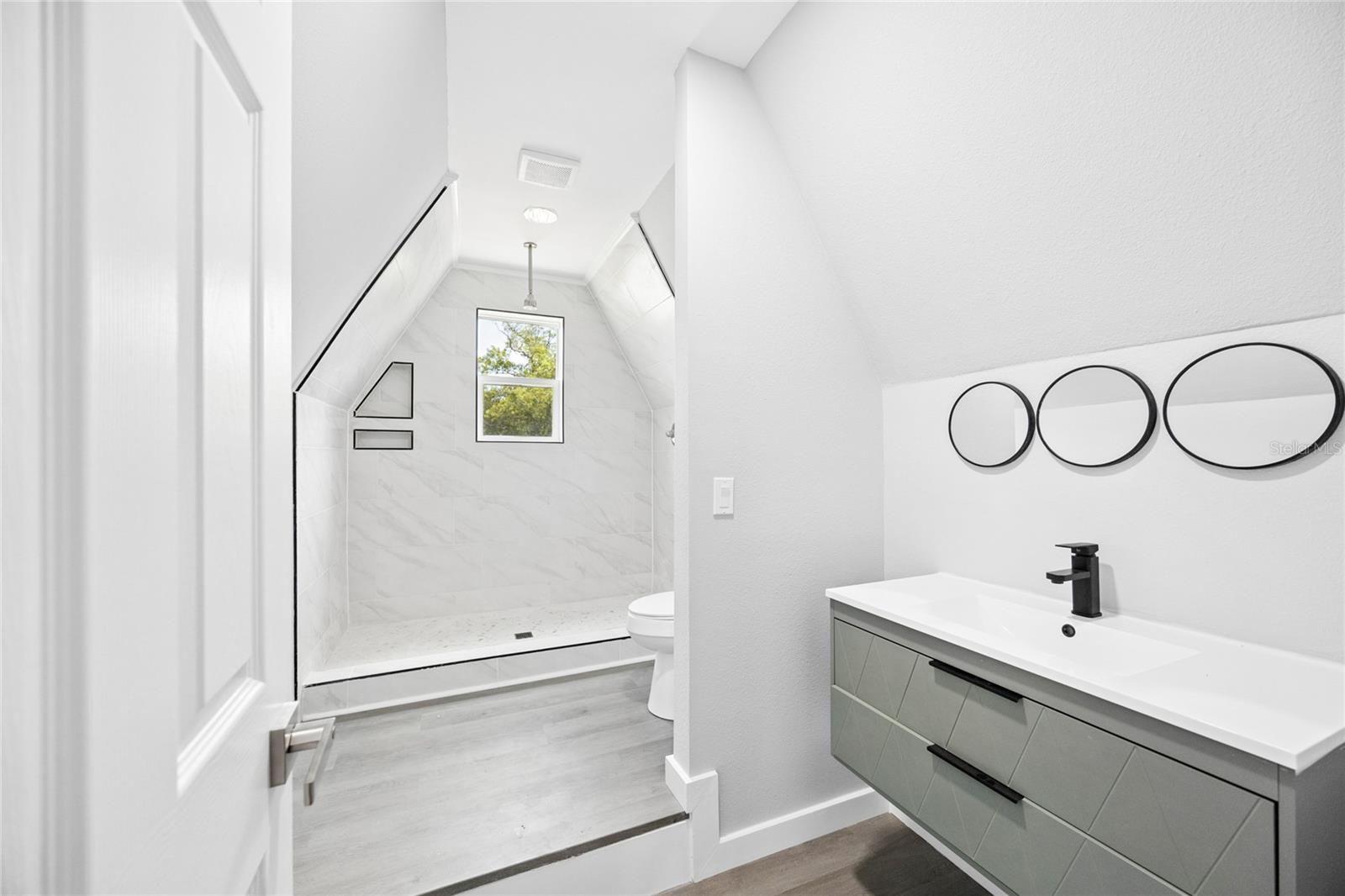 CLERMONT SUNNYSIDE UNIT - Residential