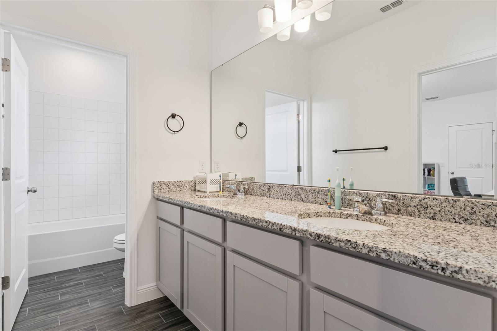 HARTWOOD LNDG - Residential