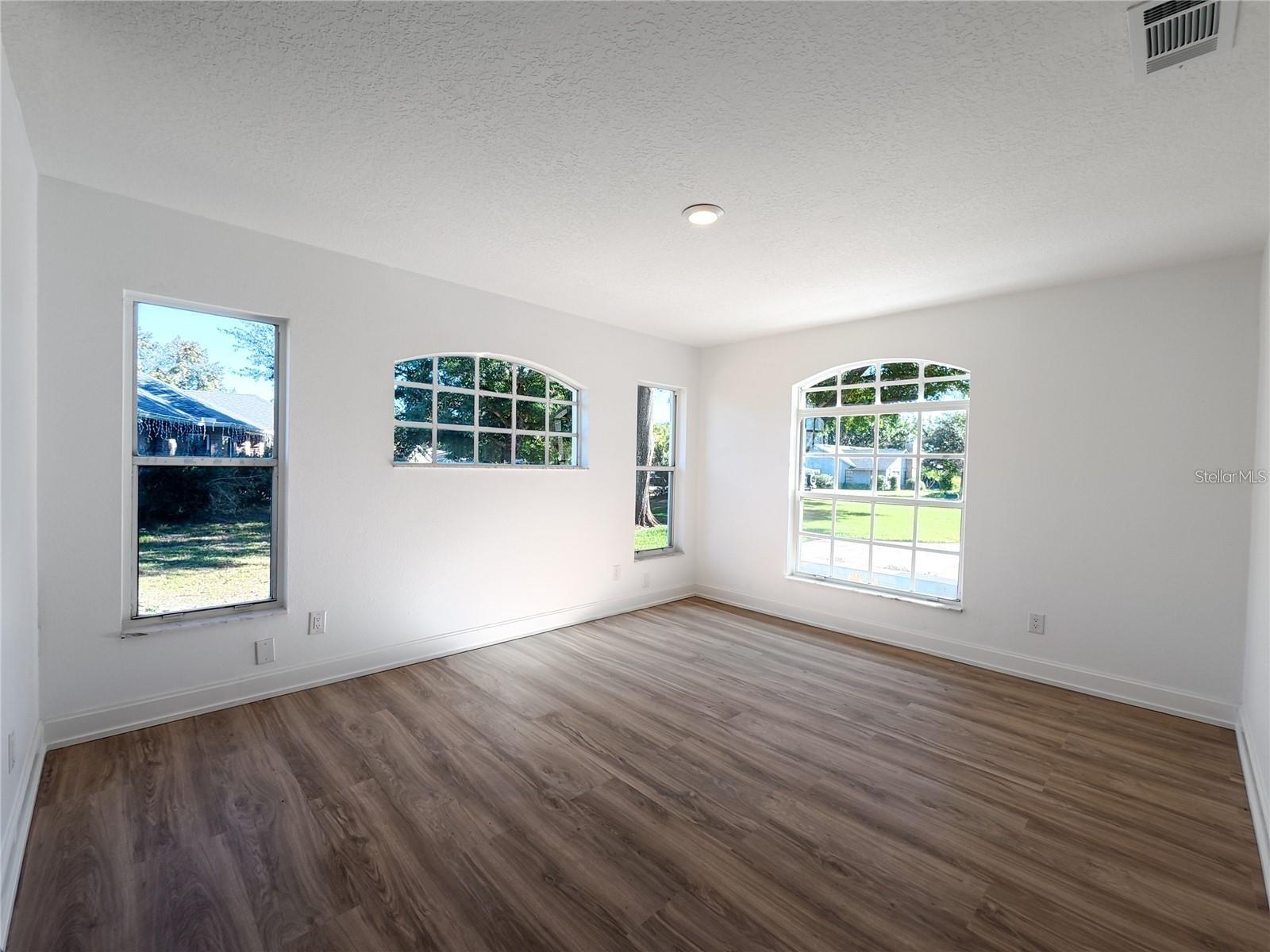 CRESCENT WEST SUB - Residential Lease