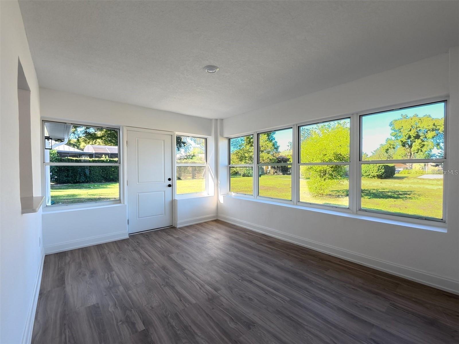 CRESCENT WEST SUB - Residential Lease