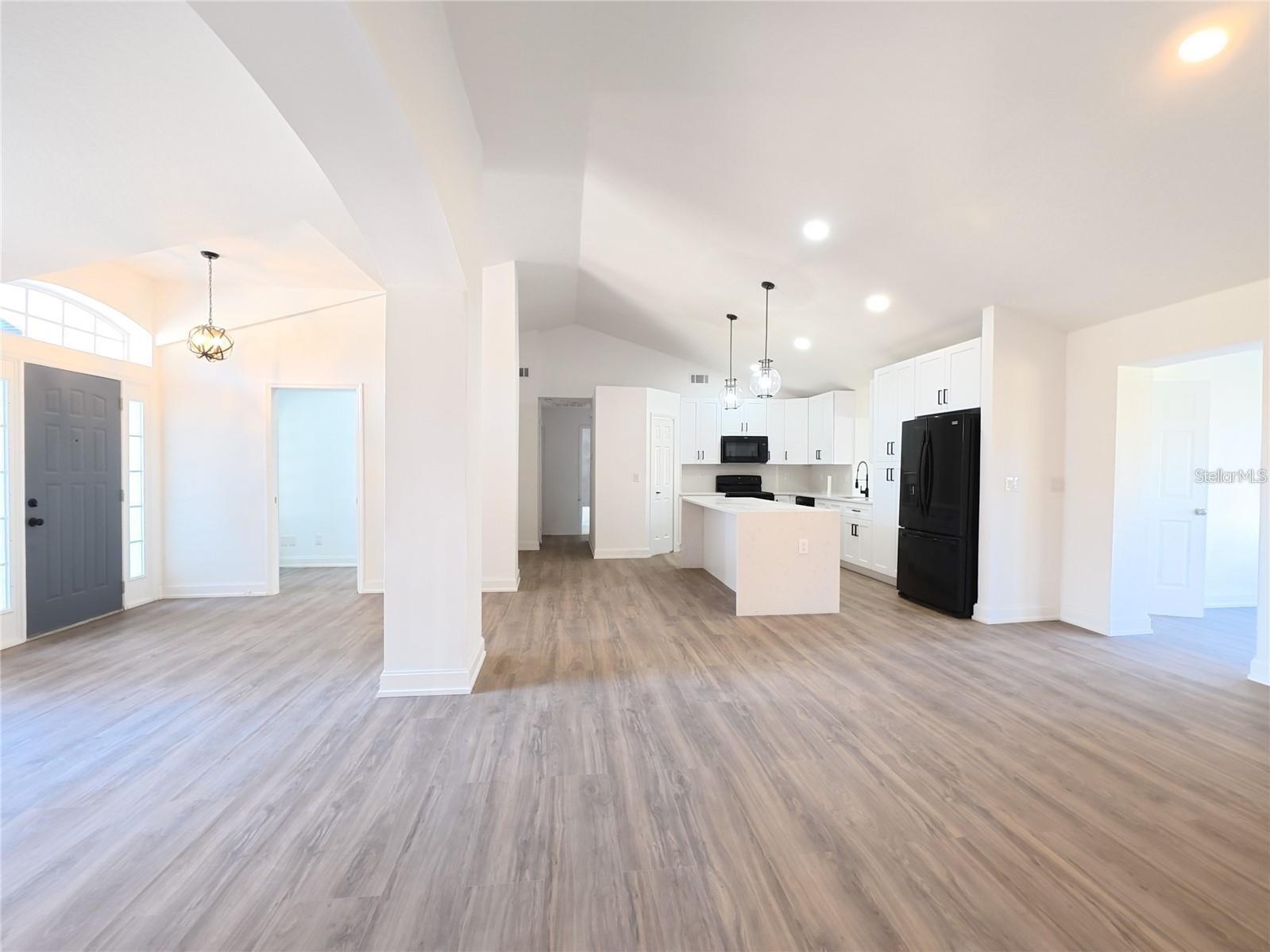 CRESCENT WEST SUB - Residential Lease