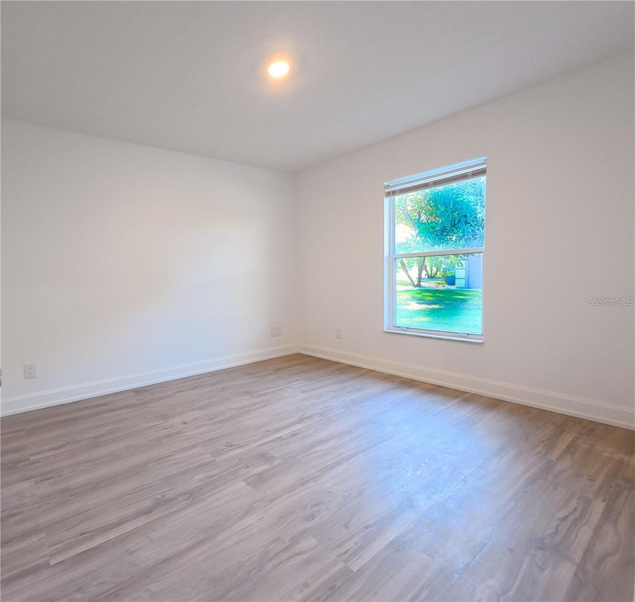 CRESCENT WEST SUB - Residential Lease