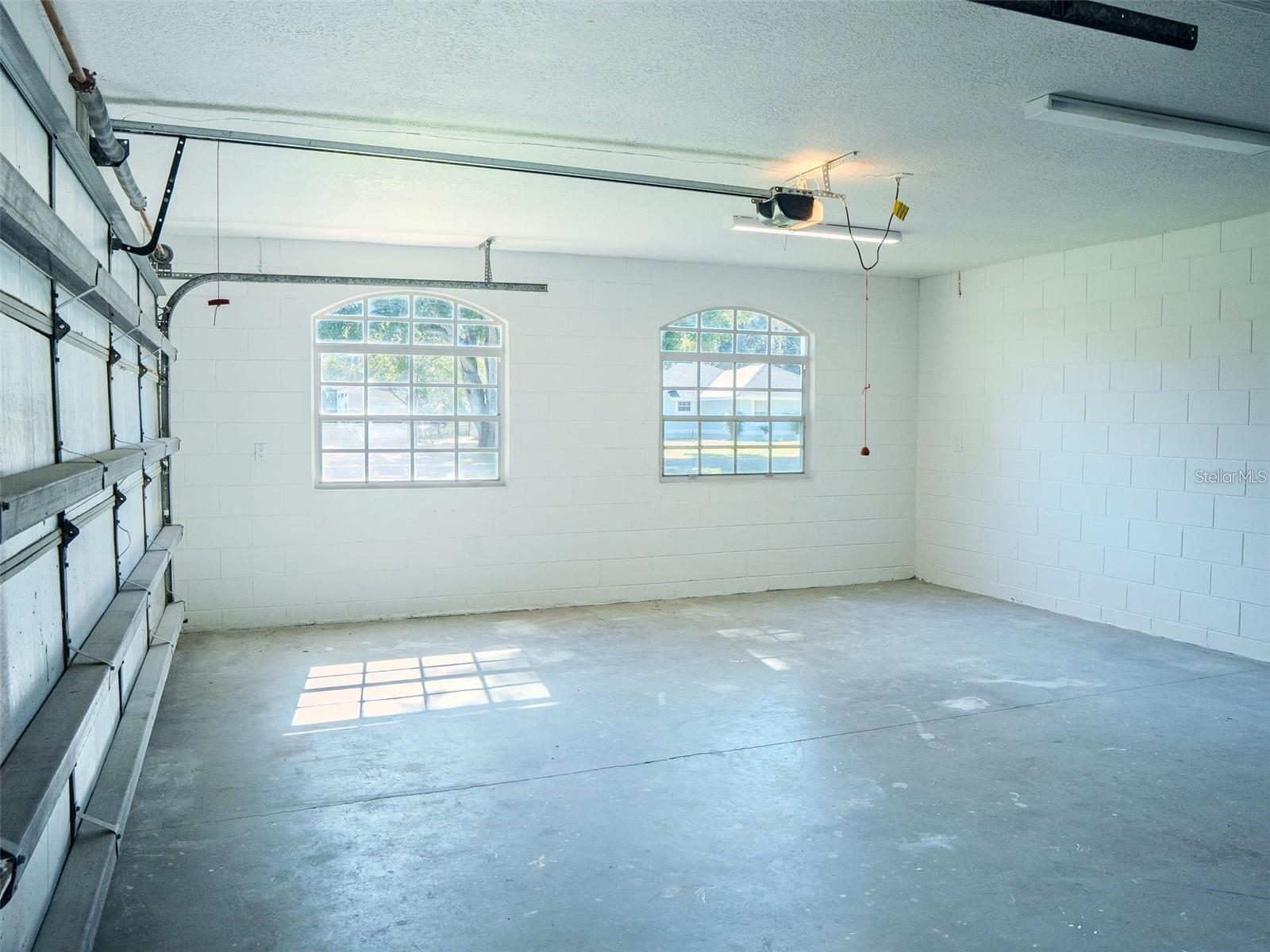 CRESCENT WEST SUB - Residential Lease