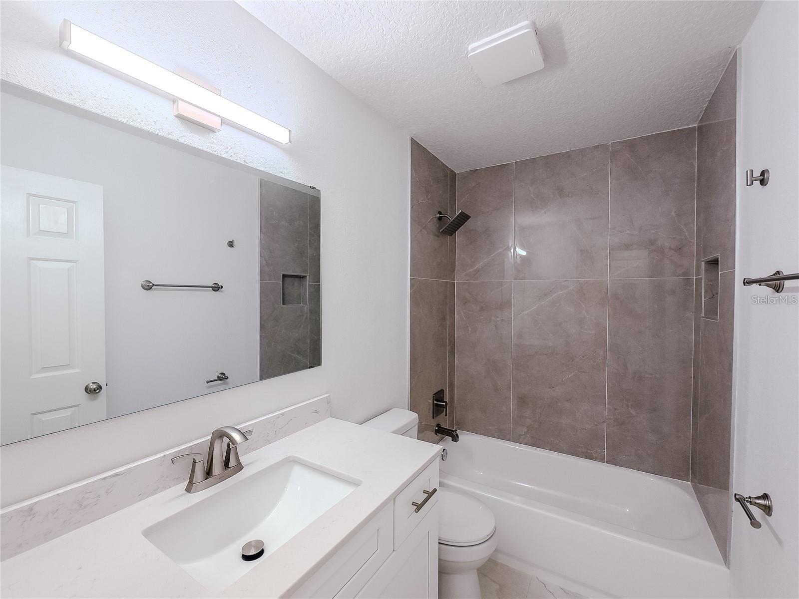 CRESCENT WEST SUB - Residential Lease