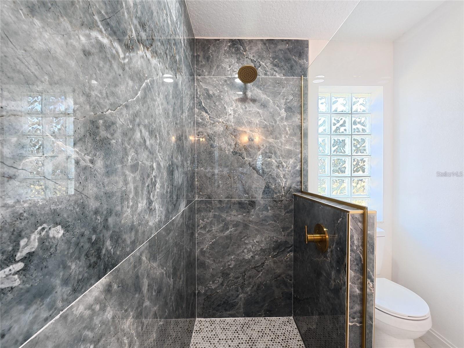 CRESCENT WEST SUB - Residential Lease