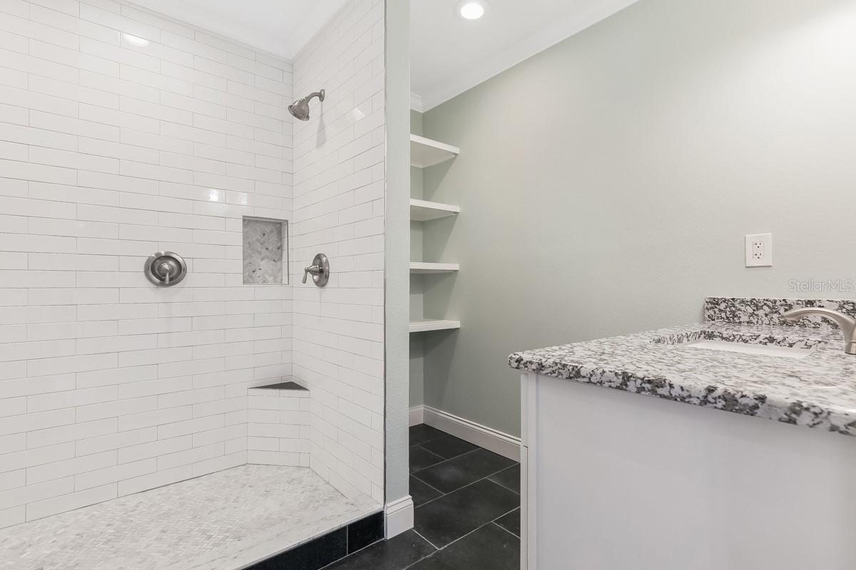 LAKE DAVIS HEIGHTS - Residential