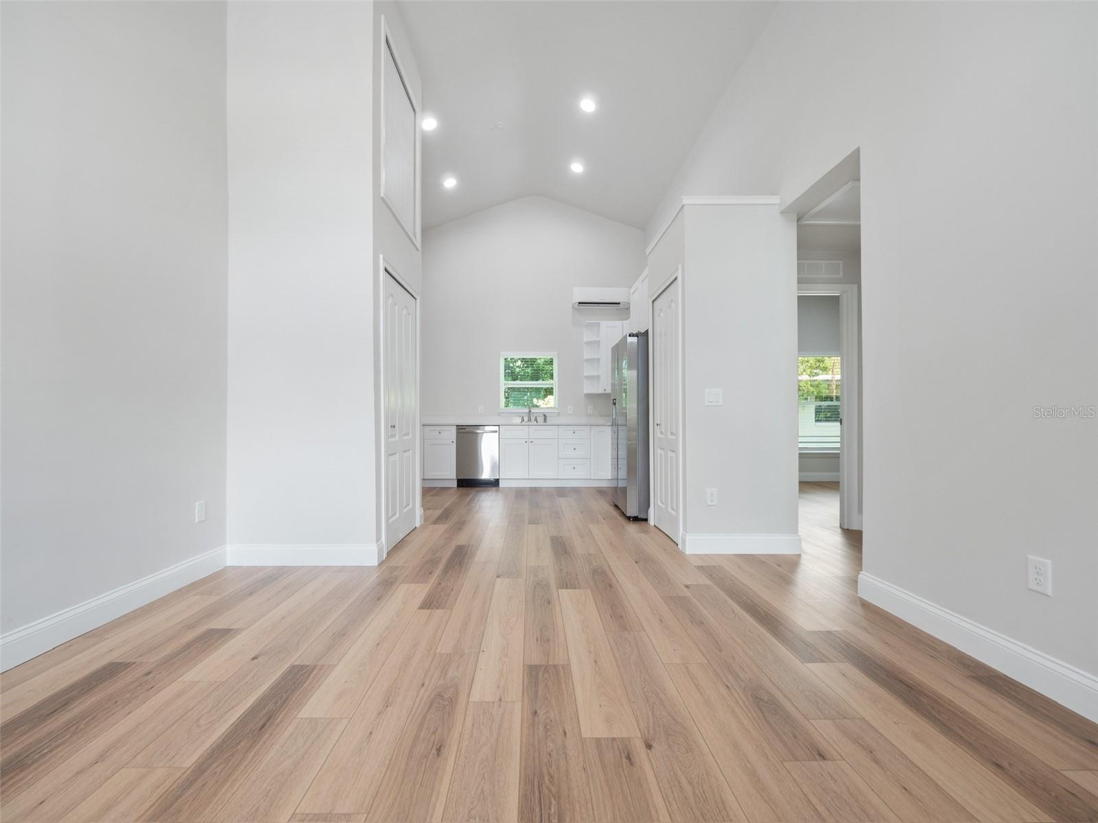 LAKE DAVIS HEIGHTS - Residential
