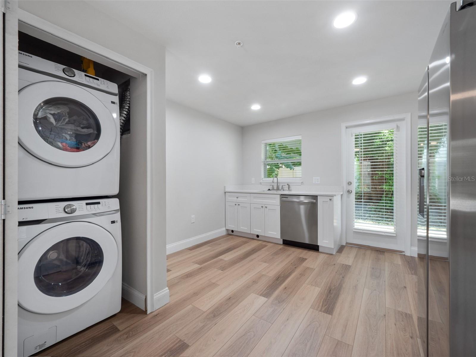 LAKE DAVIS HEIGHTS - Residential
