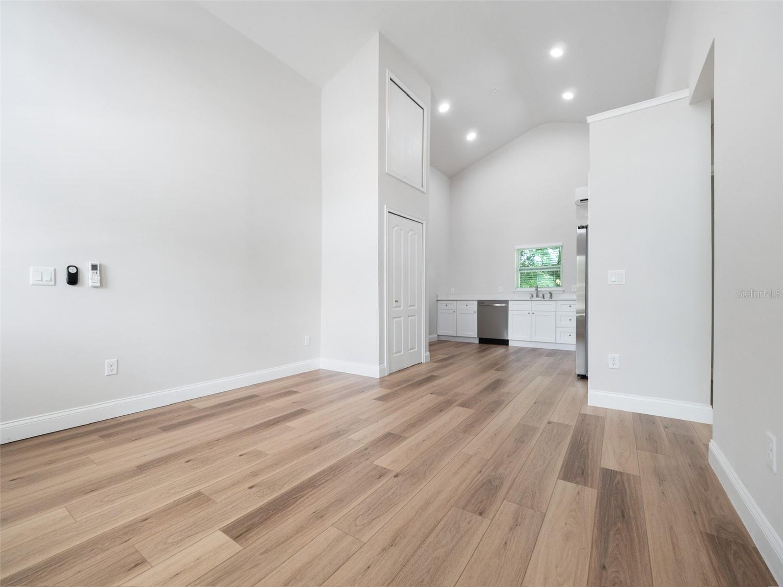 LAKE DAVIS HEIGHTS - Residential