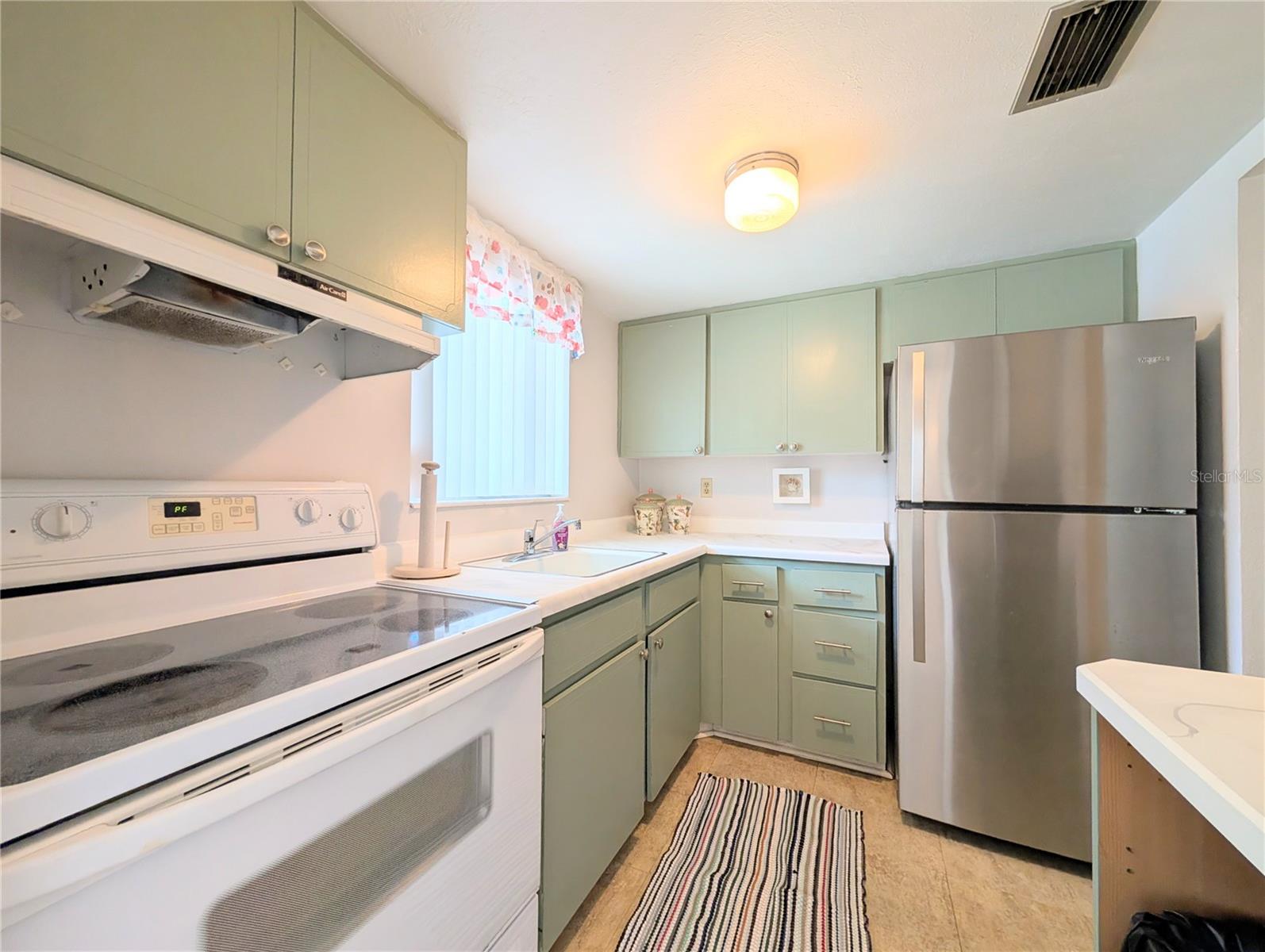 THE FOURTH BAYSHORE - Residential