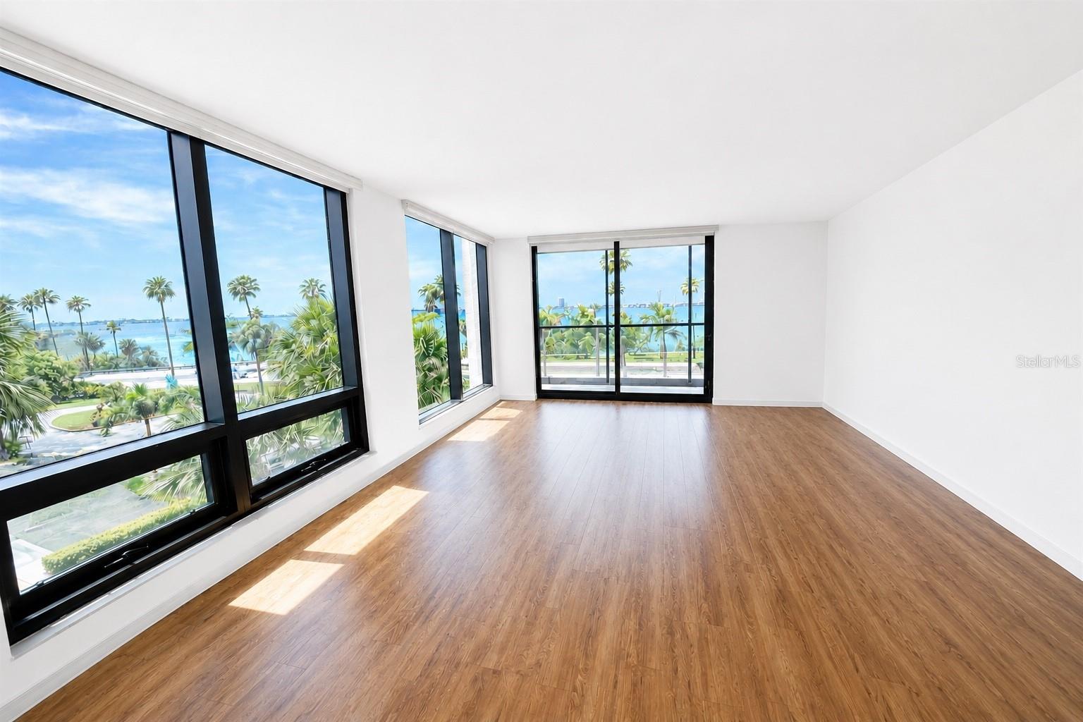 ESSEX HOUSE - Residential