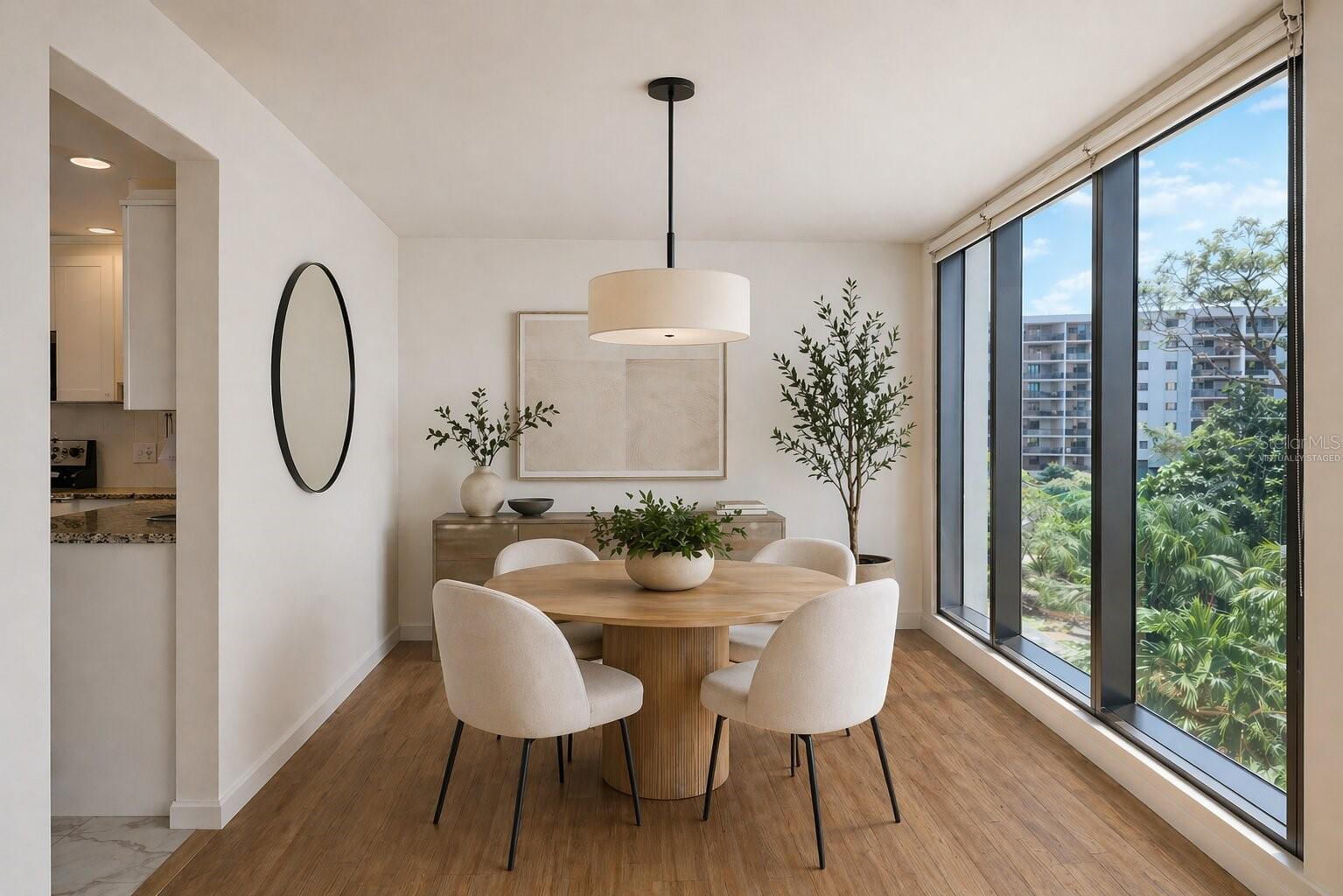 ESSEX HOUSE - Residential
