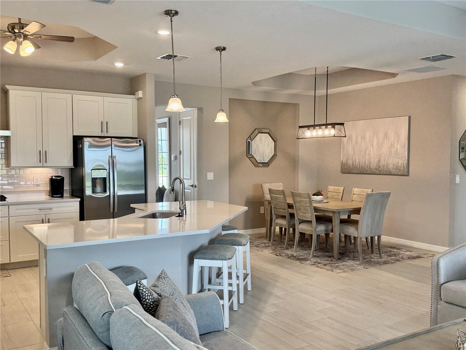 CALUSA COUNTRY CLUB - Residential Lease