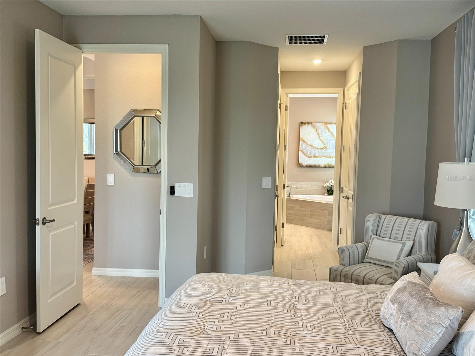 CALUSA COUNTRY CLUB - Residential Lease