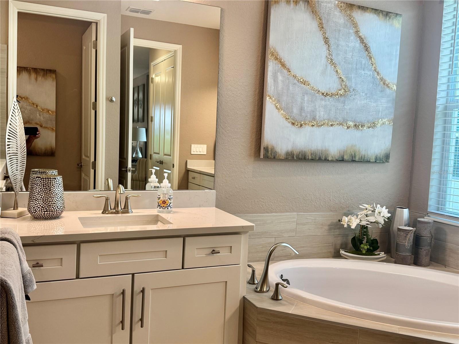 CALUSA COUNTRY CLUB - Residential Lease