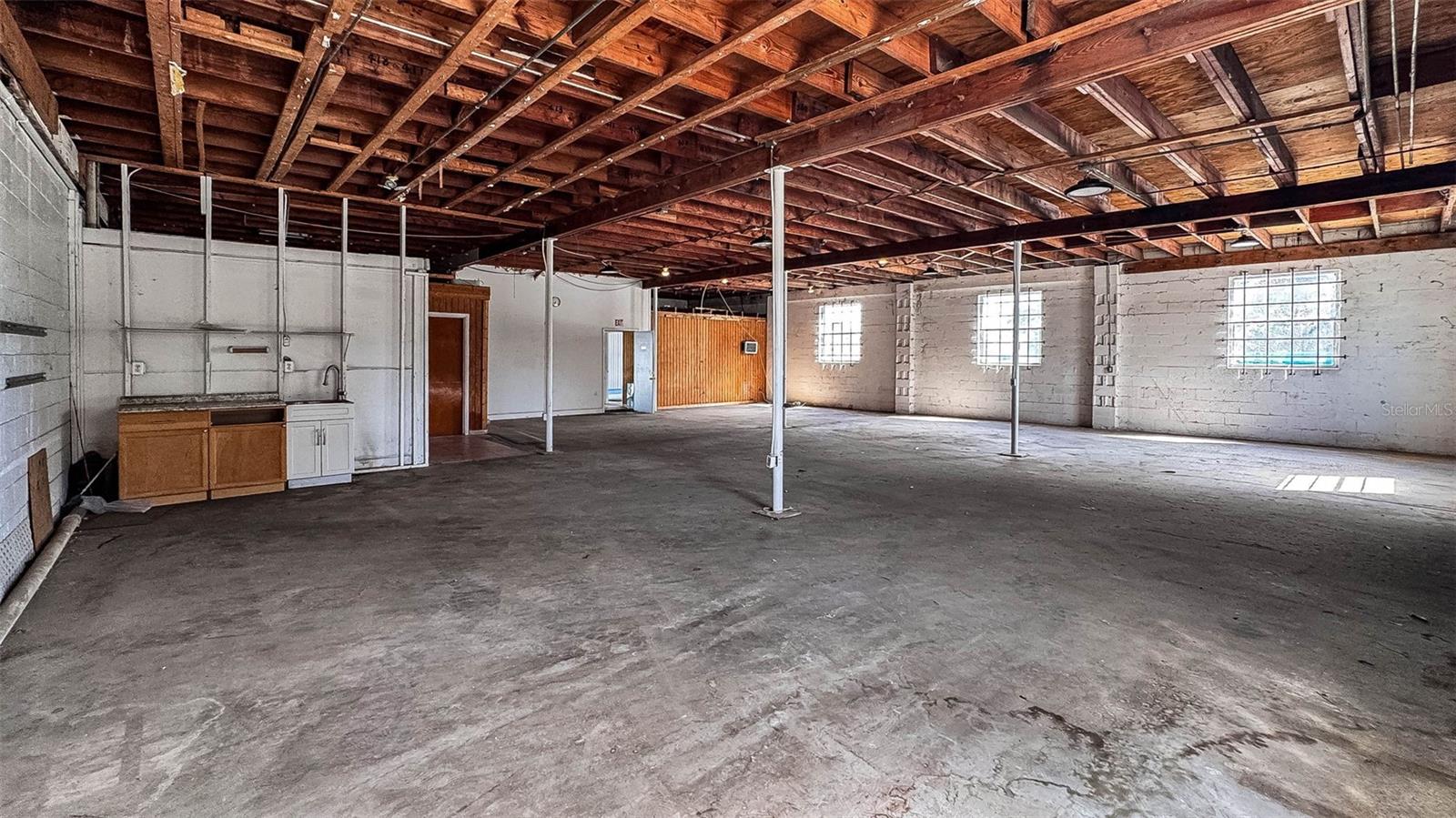 METES & BOUNDS - Commercial Sale