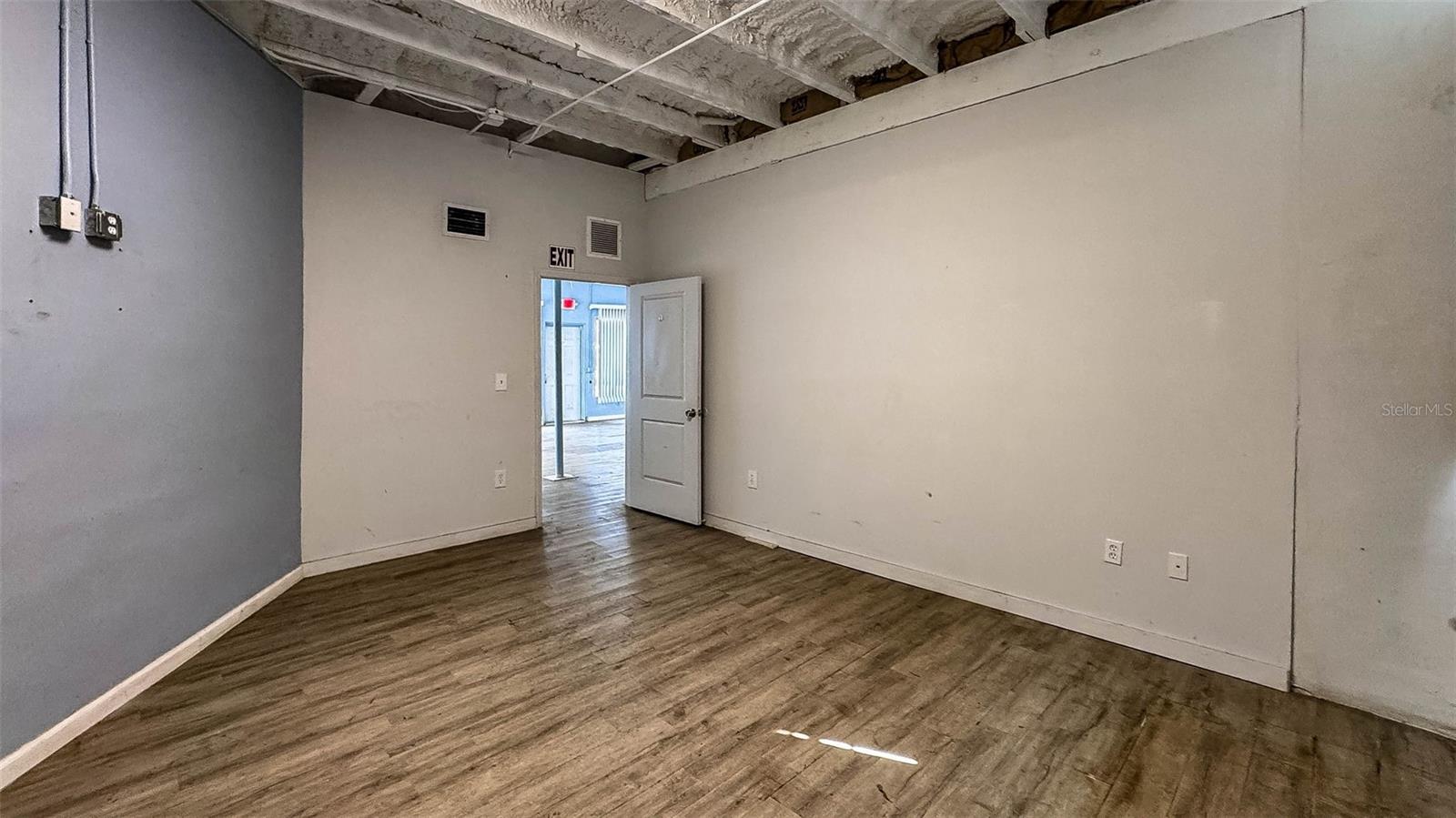 METES & BOUNDS - Commercial Sale
