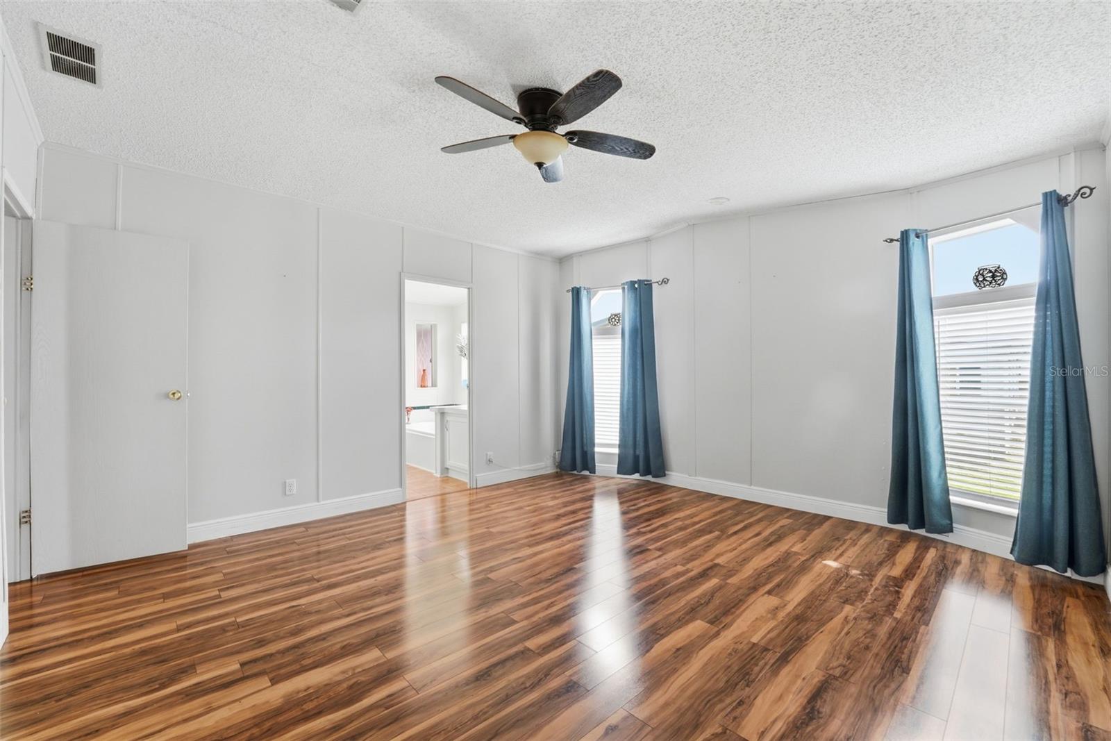 RIVERWALK MHP CO-OP - Residential