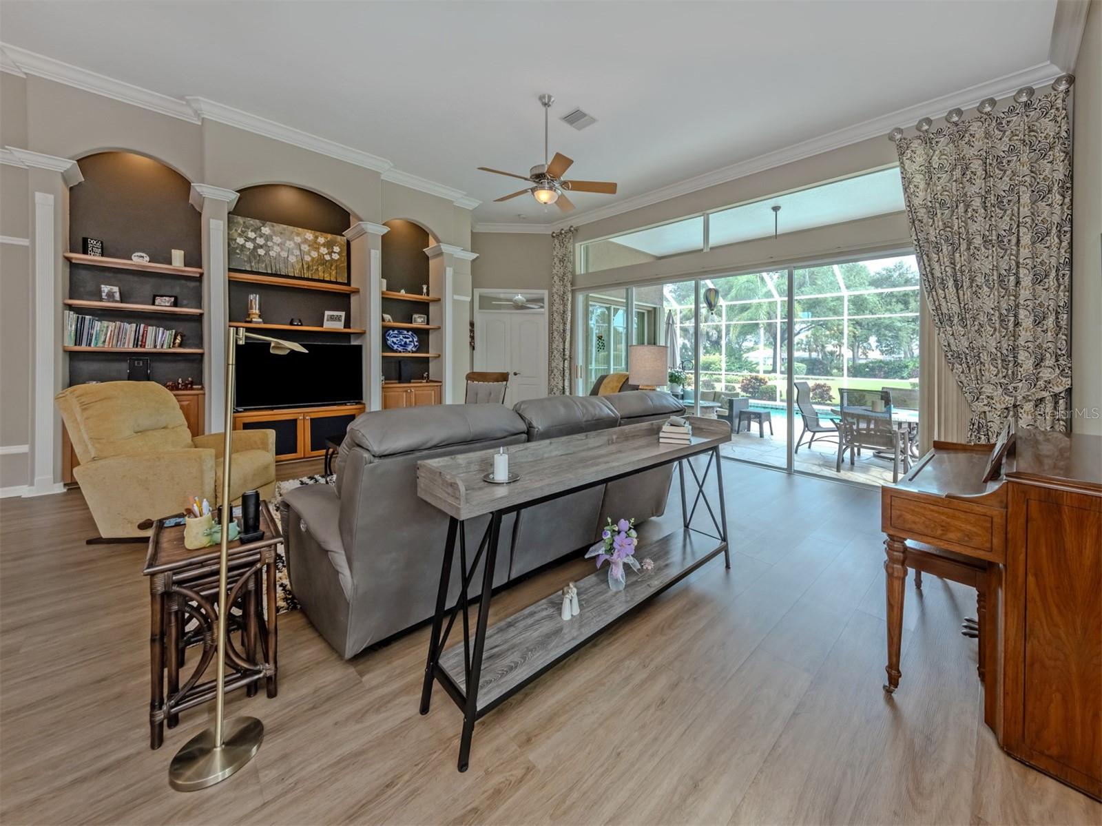 THE LAKES OF JACARANDA - Residential