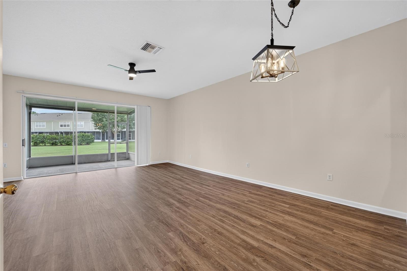 VISTA CAY - Residential