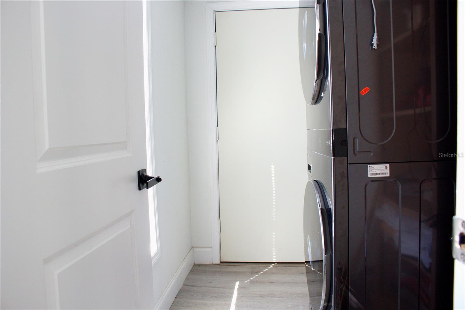 CRESTMONT - Residential Lease