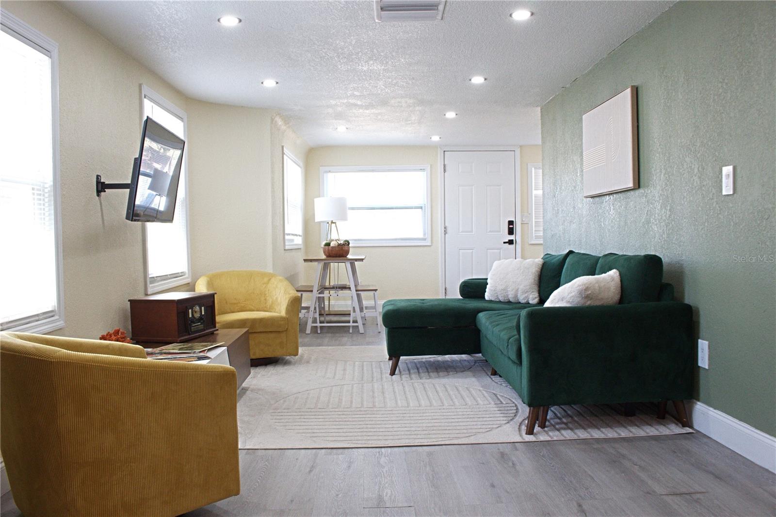 CRESTMONT - Residential Lease