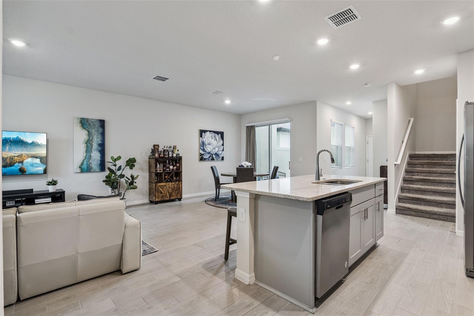 LEGACY PLACE - Residential