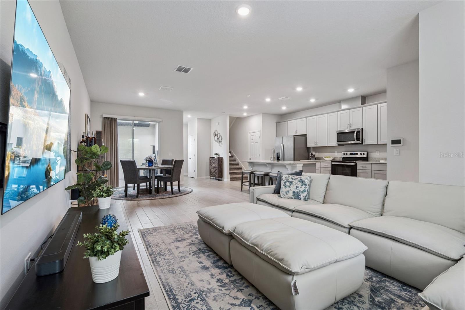 LEGACY PLACE - Residential