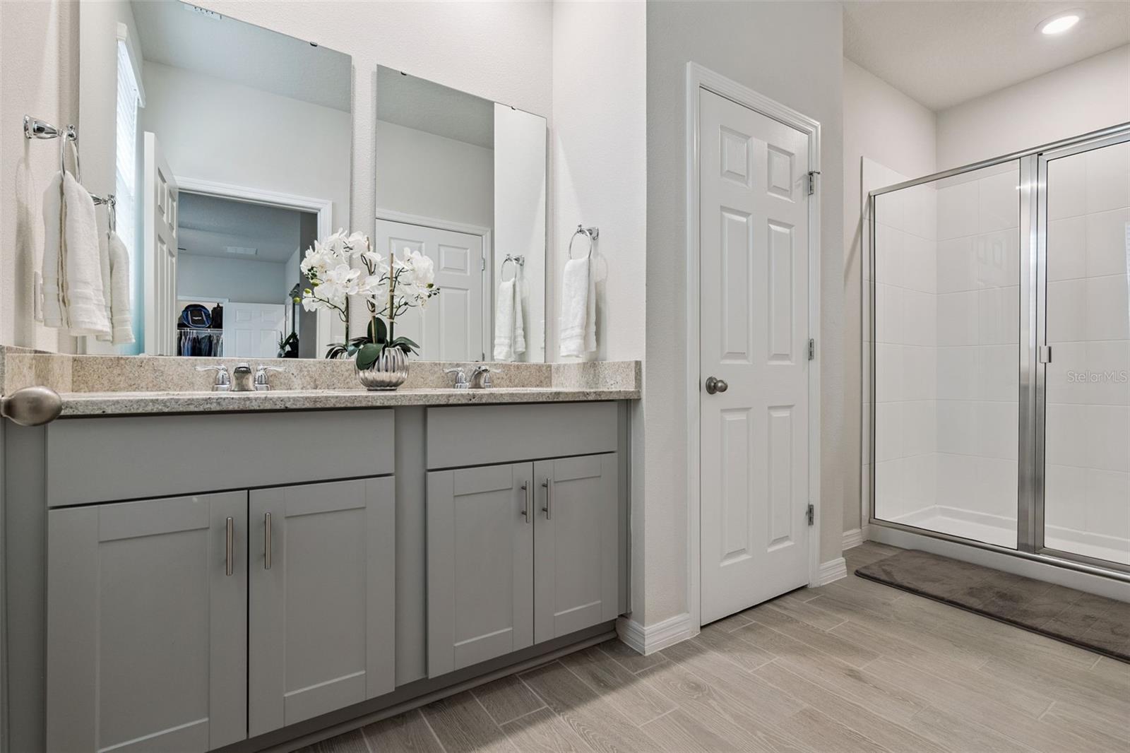 LEGACY PLACE - Residential