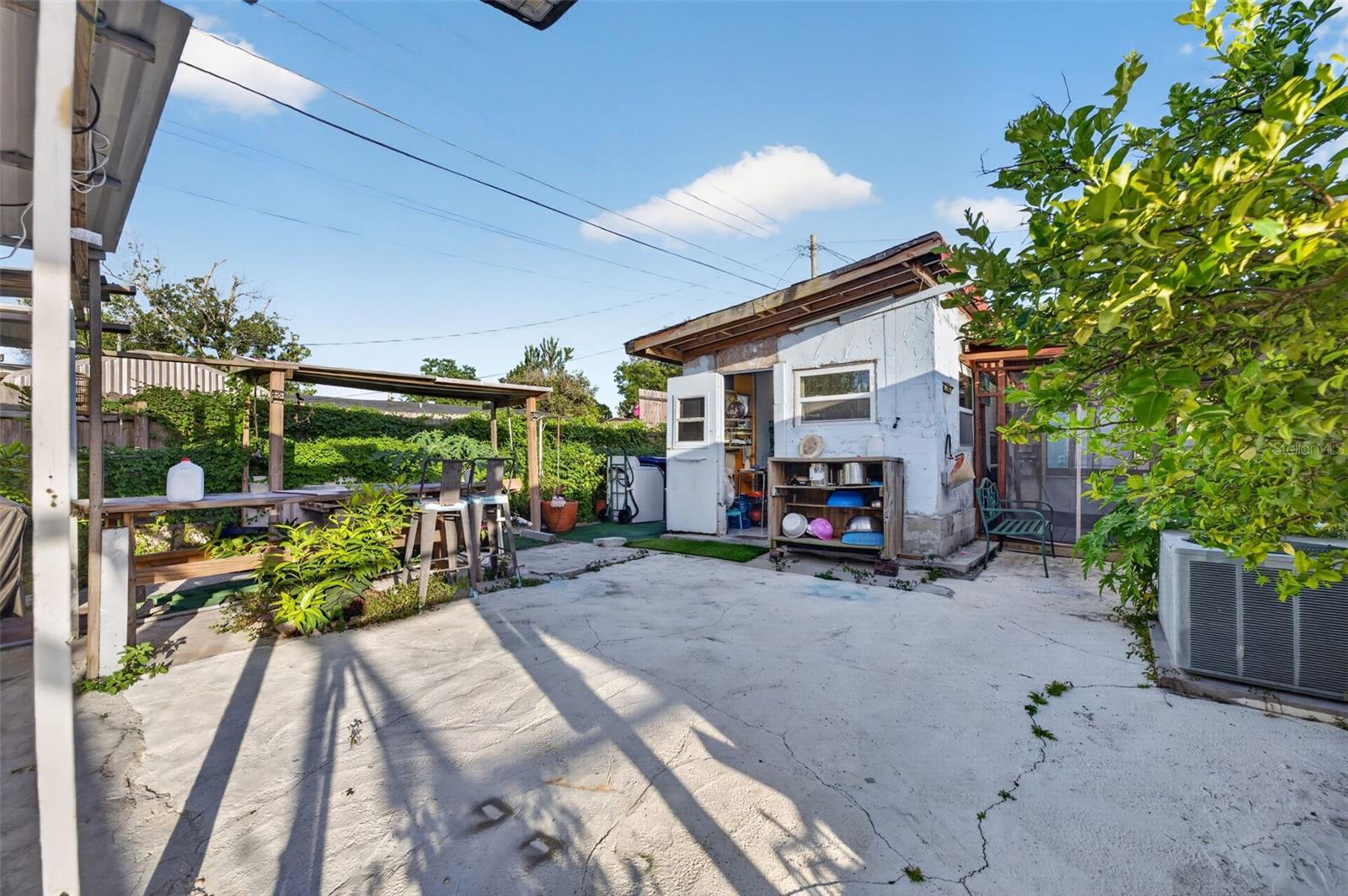 SKY LAKE OAK RIDGE SEC - Residential