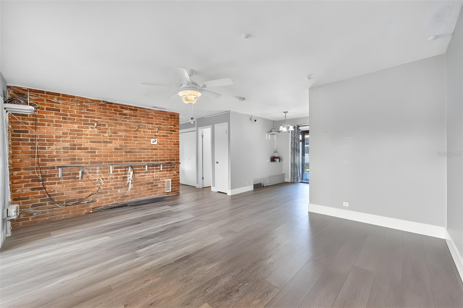 SKY LAKE OAK RIDGE SEC - Residential