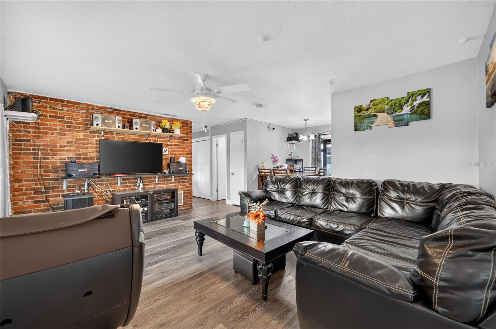 SKY LAKE OAK RIDGE SEC - Residential