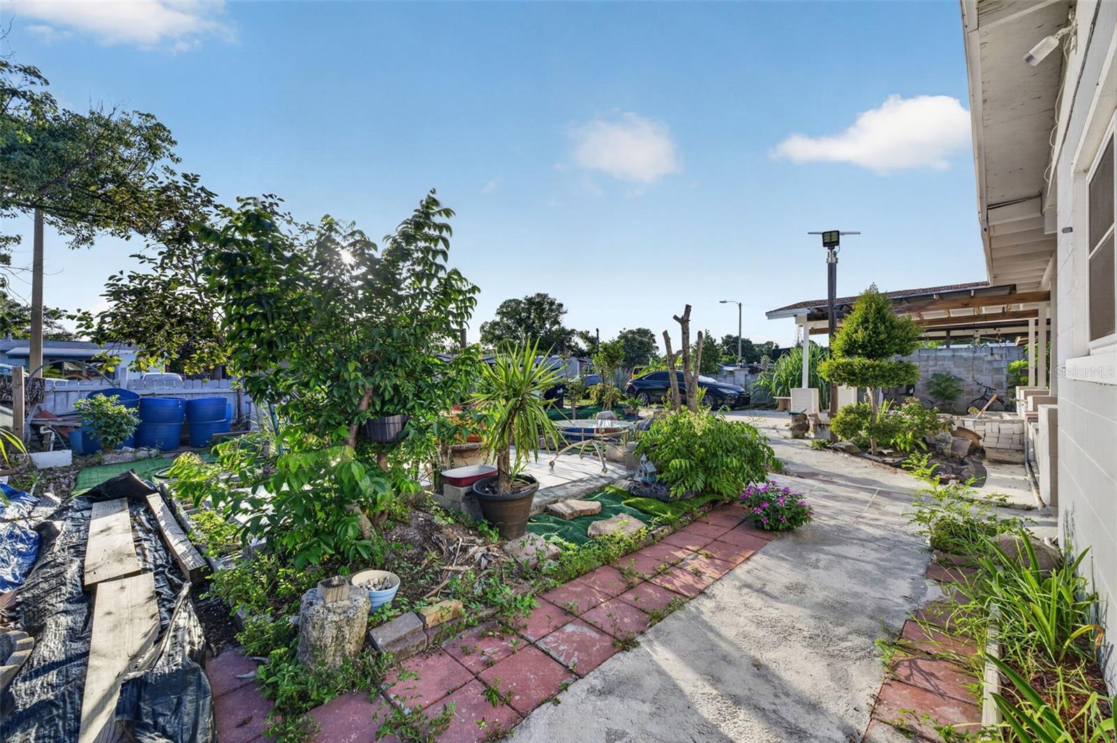 SKY LAKE OAK RIDGE SEC - Residential