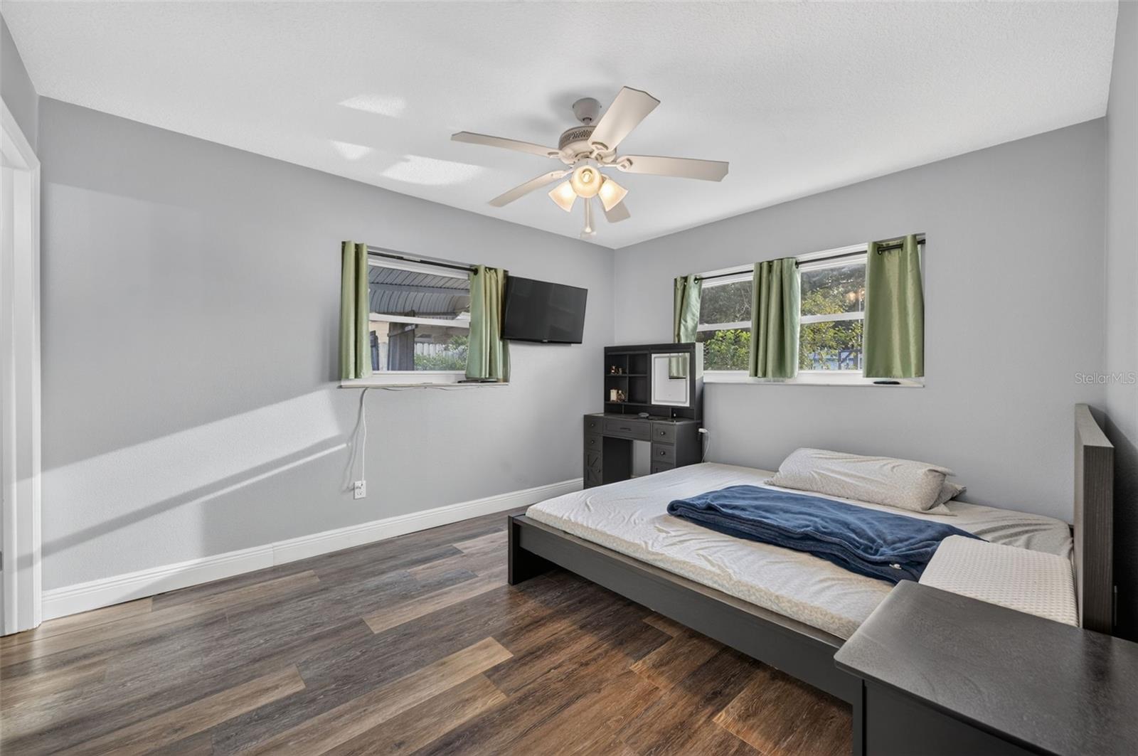 SKY LAKE OAK RIDGE SEC - Residential
