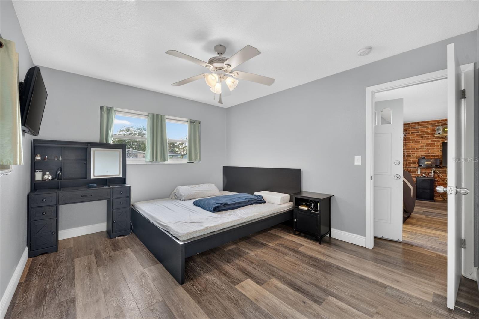 SKY LAKE OAK RIDGE SEC - Residential
